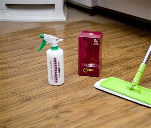 生态板十大品牌富士龙板材教您地板蜡怎么用
